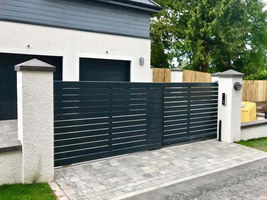 Sliding telescopic gates