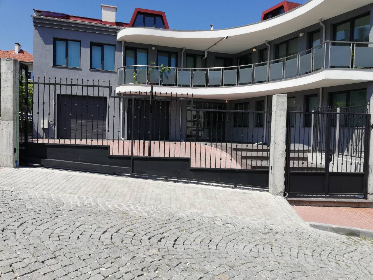 Sliding telescopic gates - Image 10