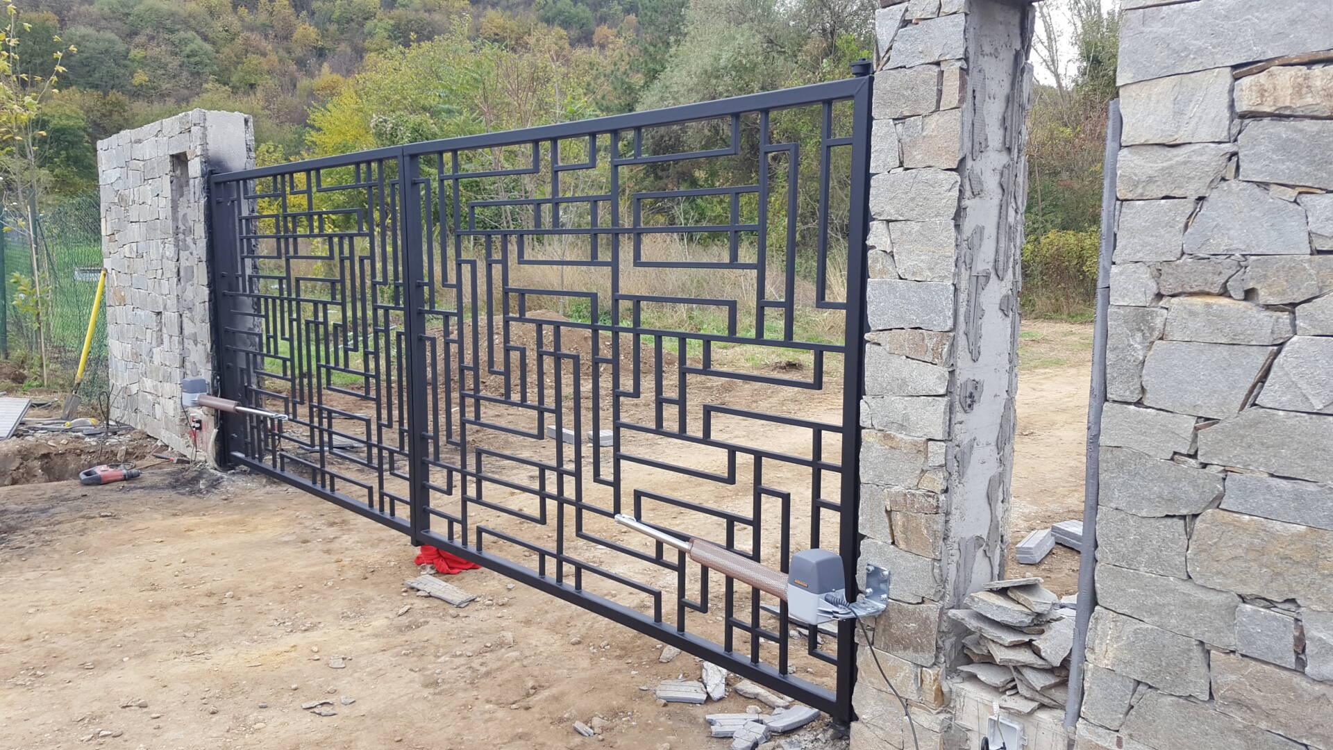 Single - and double - wing swing gates - Image 4