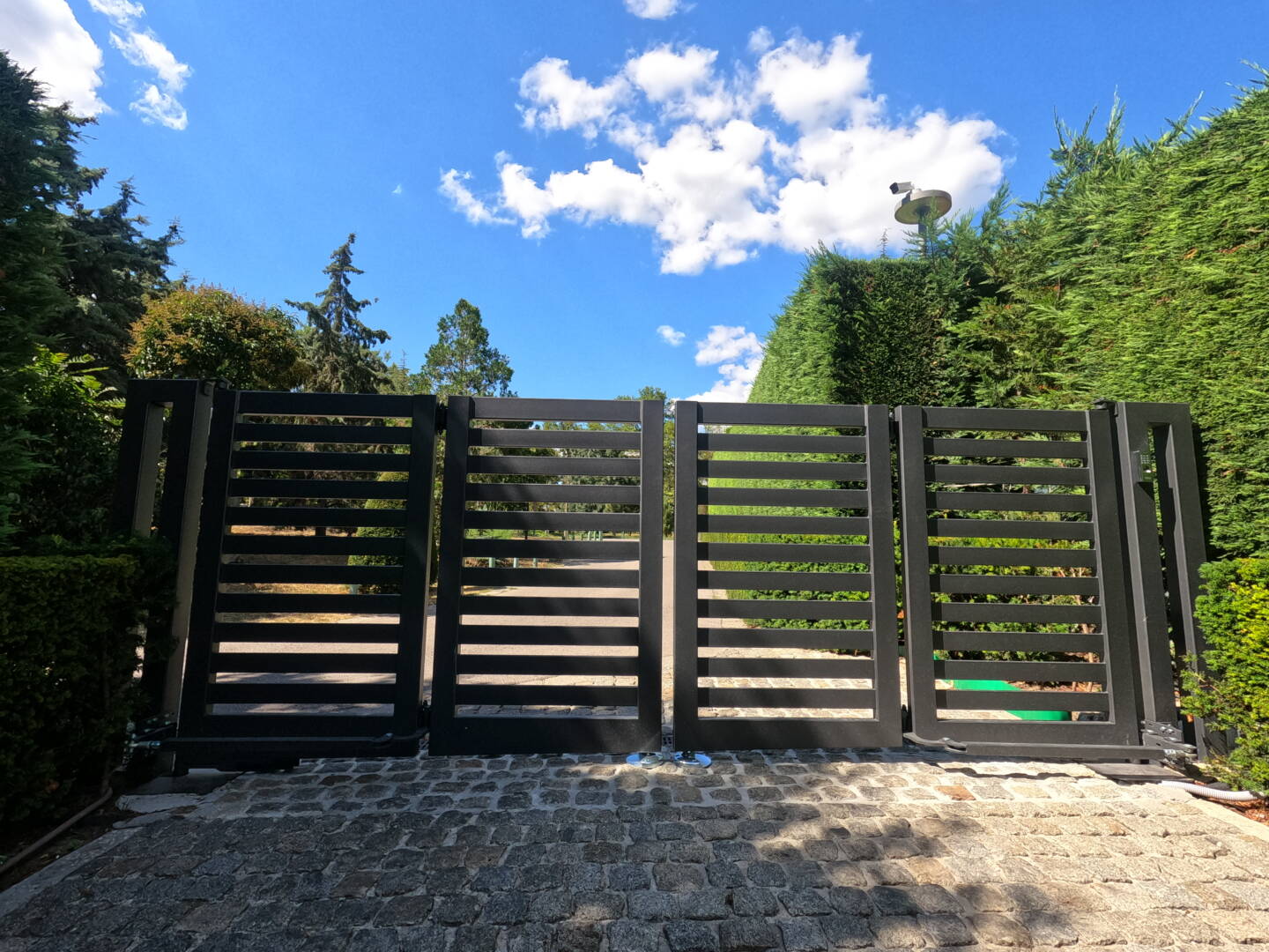 Single - and double - wing swing gates - Image 9