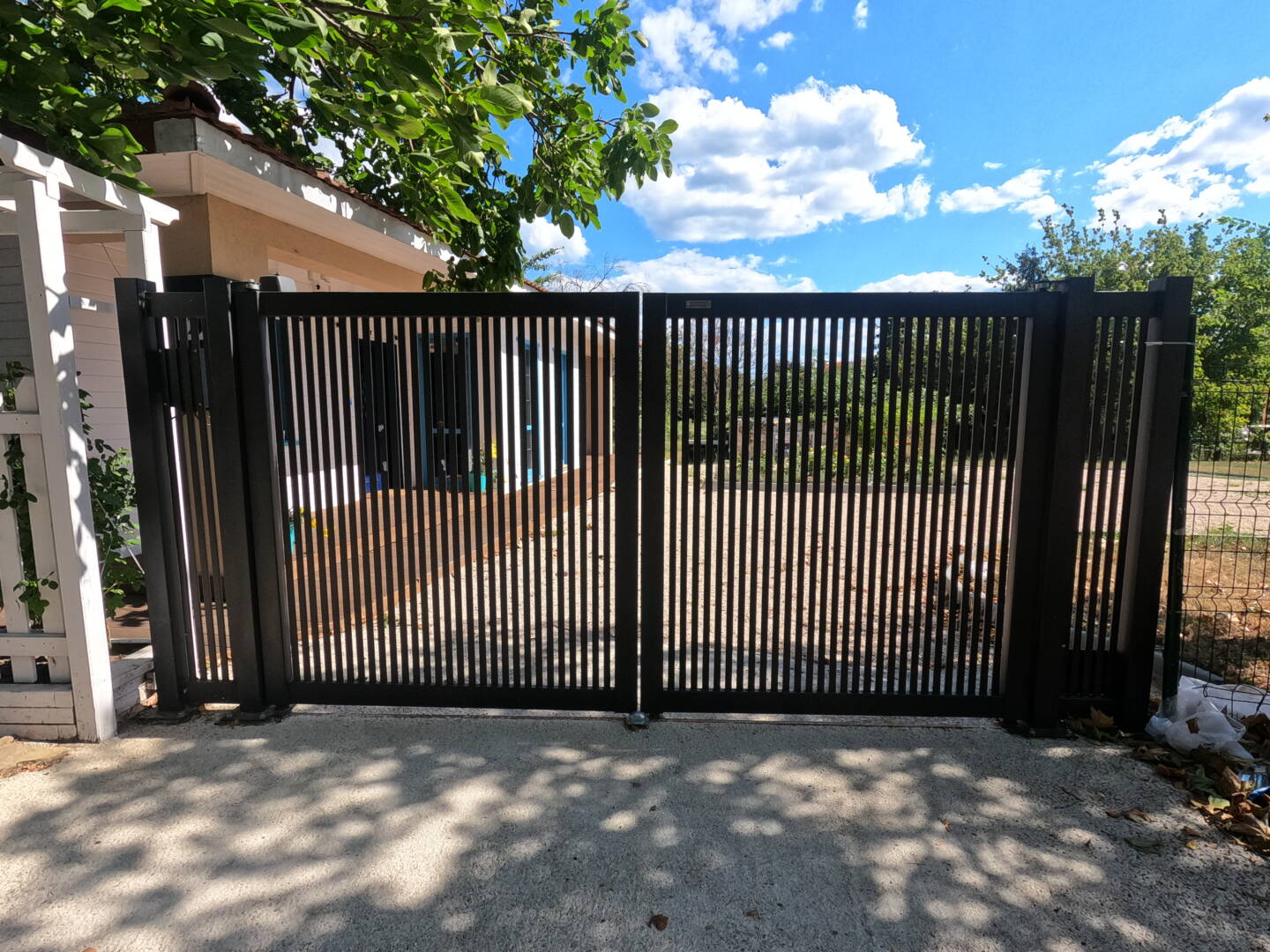 Single - and double - wing swing gates - Image 10