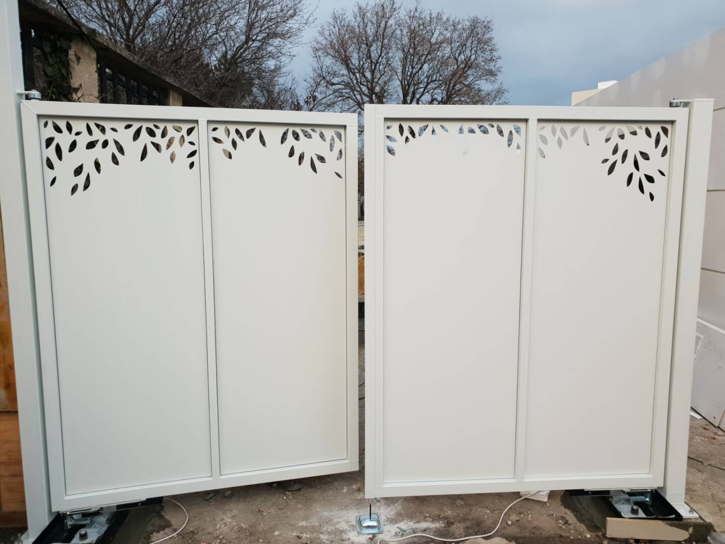 Single - and double - wing swing gates - Image 2
